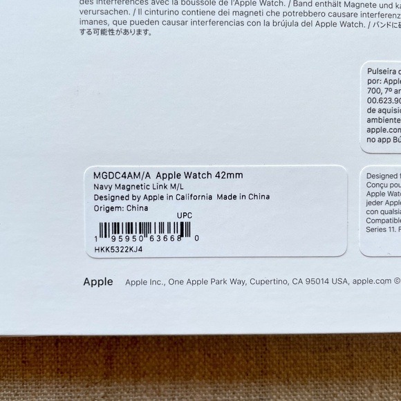 Apple Watch Magnetic Link Band (42mm - Navy - Size M/L) - Picture 7 of 11